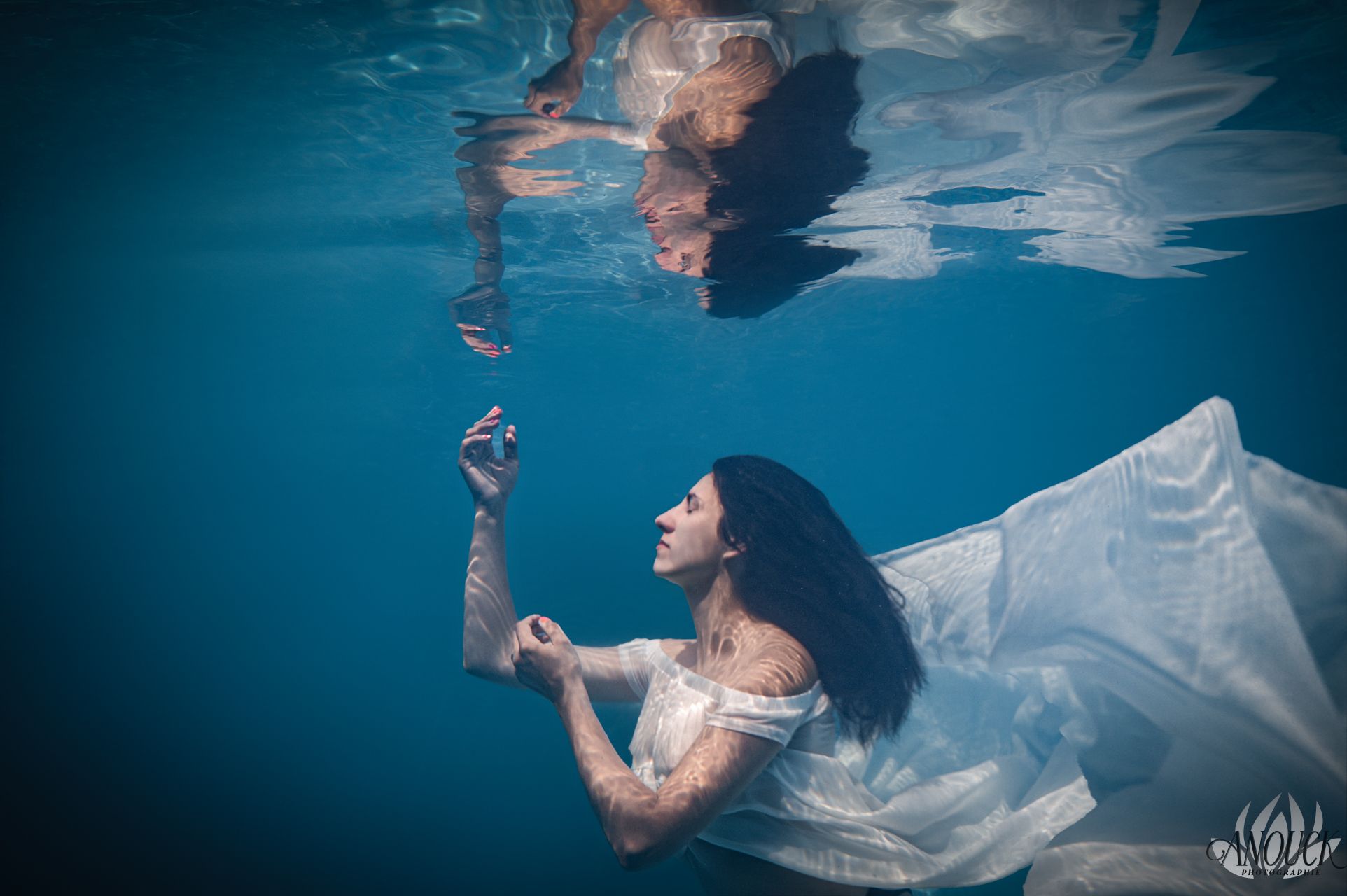 Photographie aquatique réalisée à Neuchâtel, portrait artistique sous l’eau
