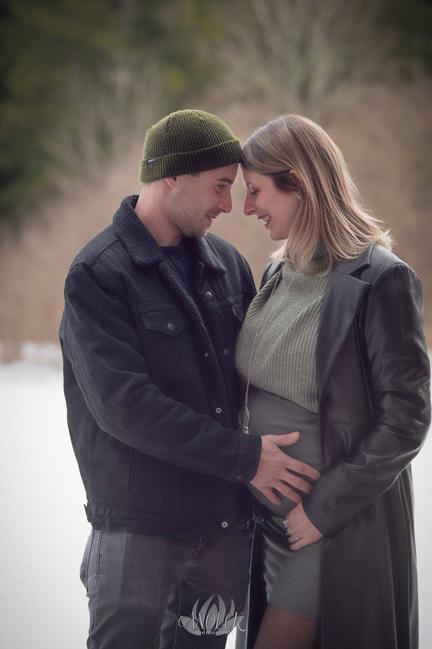 Shooting grossesse extérieur en Suisse Romande