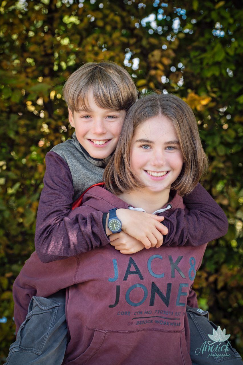 Séance photo enfants en extérieur à Neuchâtel