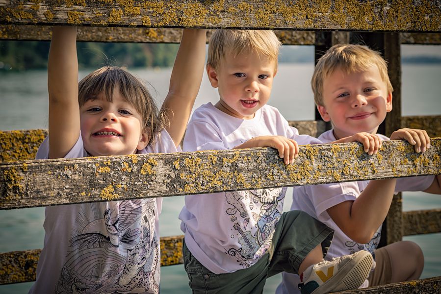Portrait de famille en lumière naturelle à Neuchâtel