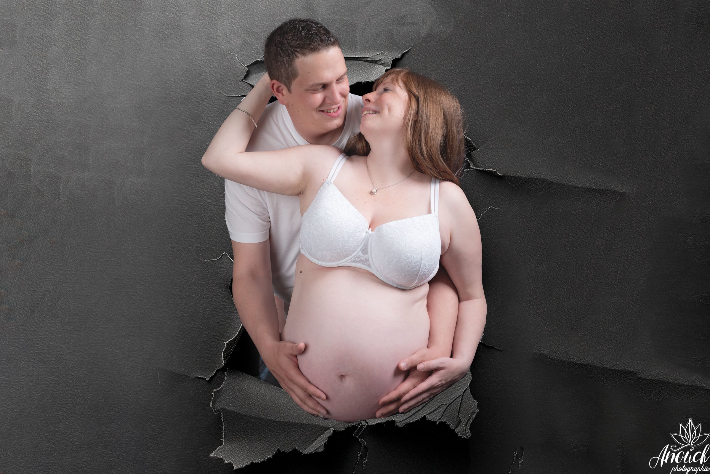 Séance photo maternité réalisée à Neuchâtel